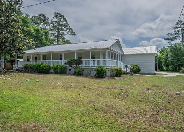 Property at 107 Faith Ave, Sopchoppy, FL 32358, 5 beds, 2 baths