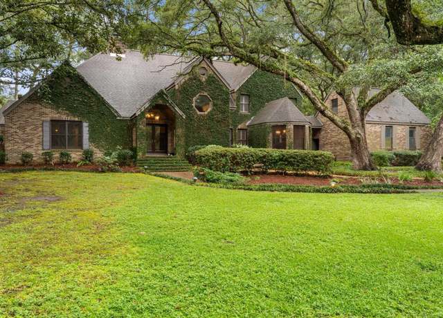 Property at 976 Rosebay Ct, Tallahassee, FL 32312, 4 beds, 4.5 baths