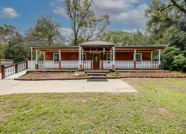 Property at 1301 Southern St, Tallahassee, FL 32305, 3 beds, 2 baths