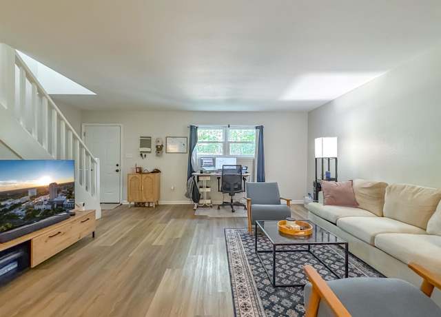 Property at 1520 Pullen Rd, Tallahassee, FL 32303, 2 beds, 1.5 baths