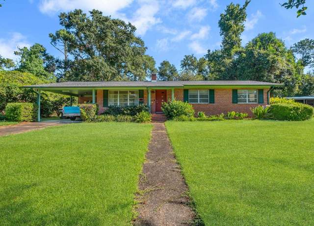 Property at 1230 Circle Dr, Tallahassee, FL 32301, 3 beds, 2 baths