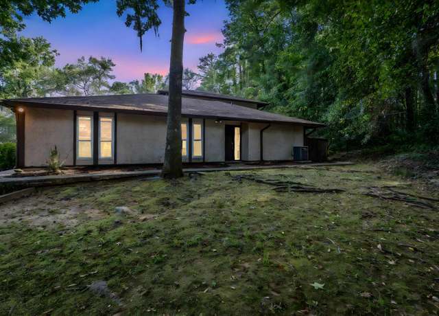 Property at 310 Westwood Dr, Tallahassee, FL 32304, 3 beds, 2 baths