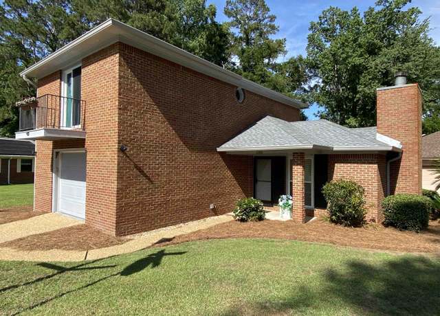 Property at 3306 Lemoyne Ct, Tallahassee, FL 32312, 2 beds, 2.5 baths