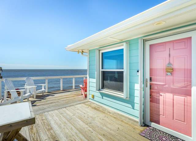 Property at 1037 Gulf Shore Blvd, Alligator Point, FL 32346, 3 beds, 2 baths