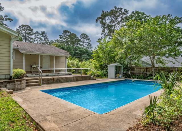 Property at 2008 Ted Hines Dr, Tallahassee, FL 32308, 3 beds, 2 baths