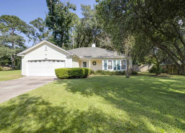 Property at 3811 Ulmer Ct, Tallahassee, FL 32311, 3 beds, 2 baths