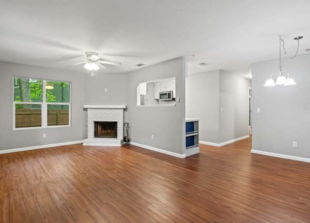 Property at 216 Parkbrook Cir, Tallahassee, FL 32301, 2 beds, 1.5 baths