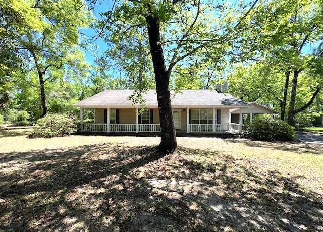 Property at 71 Leslie Anne St, Crawfordville, FL 32327, 3 beds, 2 baths