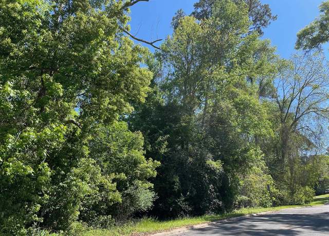 Property at 1118 N Magnolia Dr, Quincy, FL 32351