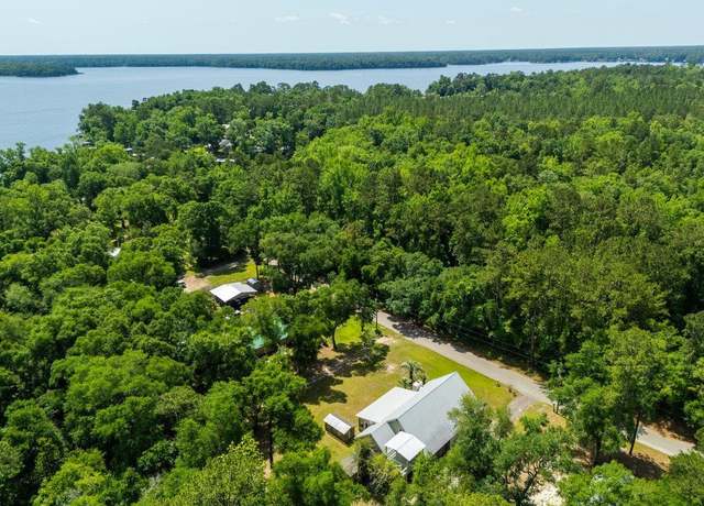 Property at 131 Alma Yates St, Quincy, FL 32351, 5 beds, 3.5 baths