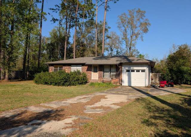 Property at 8529 Gray Forest Dr, Tallahassee, FL 32305, 3 beds, 3 baths