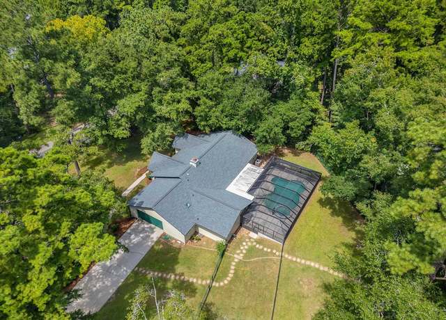 Property at 3211 Horseshoe Trl, Tallahassee, FL 32312, 4 beds, 2 baths