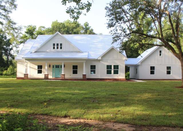 Property at 25 Terrace Ln, Crawfordville, FL 32327, 3 beds, 3 baths