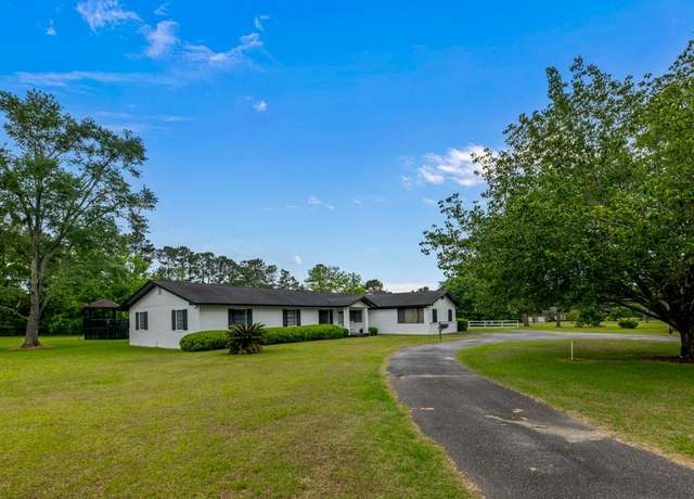 Property at 9778 Florida Georgia Hwy, Havana, FL 32333, 4 beds, 2.5 baths