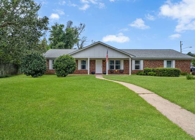 Property at 701 Lupine Ln, Tallahassee, FL 32308, 3 beds, 2 baths