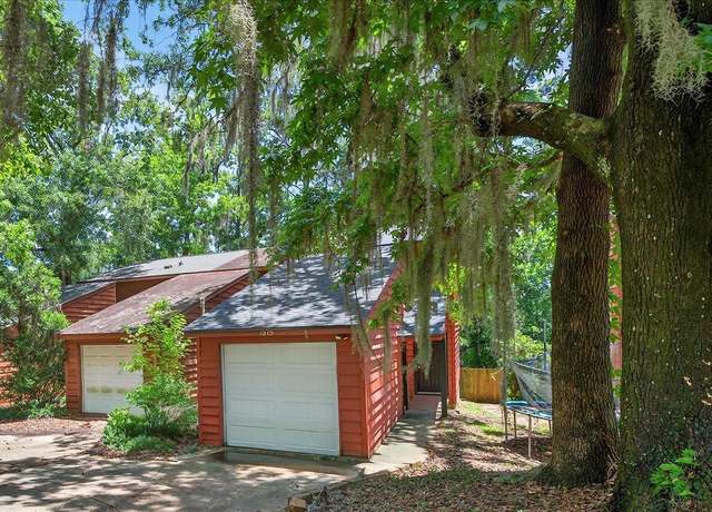 Property at 1515 Jacks Dr, Tallahassee, FL 32301, 2 beds, 2.5 baths