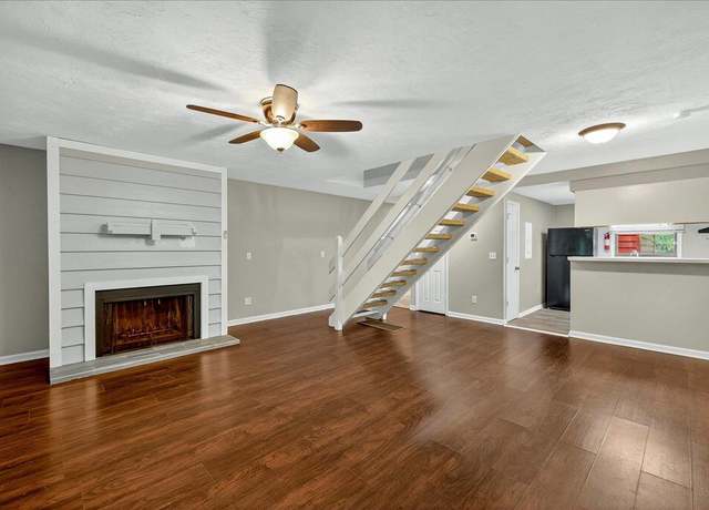Property at 1515 Jacks Dr, Tallahassee, FL 32301, 2 beds, 2.5 baths