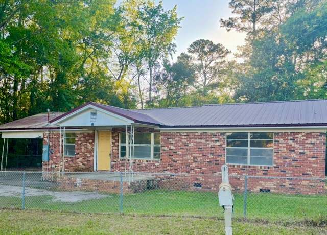 Property at 31 Wester St, Havana, FL 32333, 3 beds, 1.5 baths