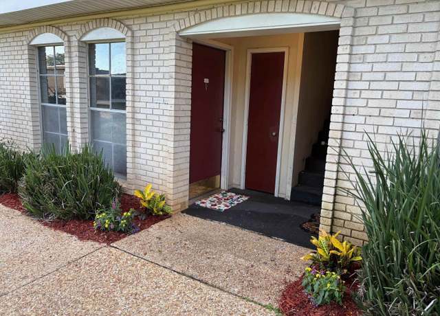 Property at 2020 Continental Ave #120, Tallahassee, FL 32304, 2 beds, 1.5 baths