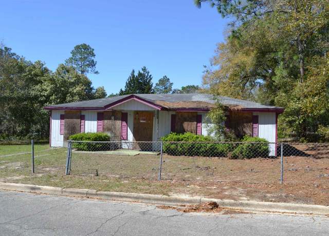 Property at 4604 Twin Oaks Dr, Tallahassee, FL 32305, 3 beds, 1 bath