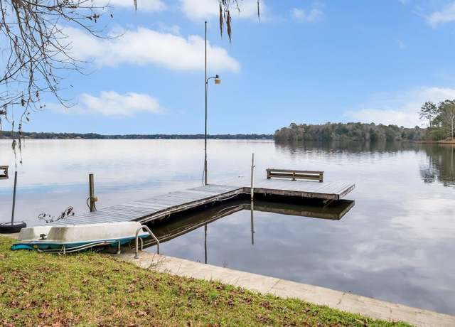 Property at 3830 Edgewater Dr, Tallahassee, FL 32310, 5 beds, 3.5 baths