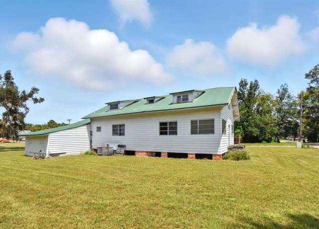 Property at 317 N Orange St, Perry, FL 32347, 3 beds, 1 bath