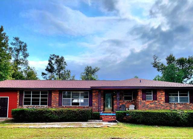 Property at 4235 Old Cottondale Rd, Marianna, FL 32448, 3 beds, 1.5 baths