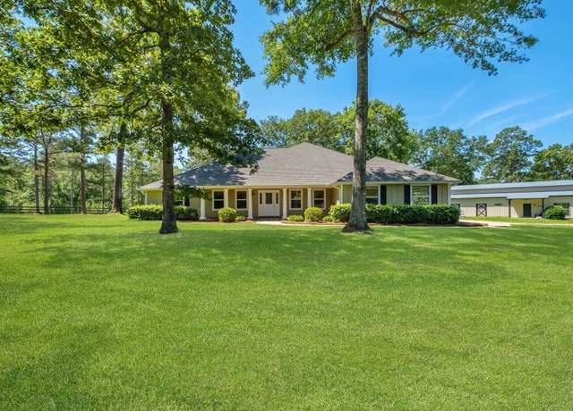 Property at 7007 Katie Ashlee Ct, Tallahassee, FL 32309, 4 beds, 3.5 baths