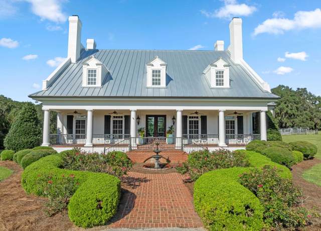 Property at 9525 Woodland Hills Way, Tallahassee, FL 32309, 4 beds, 4.5 baths