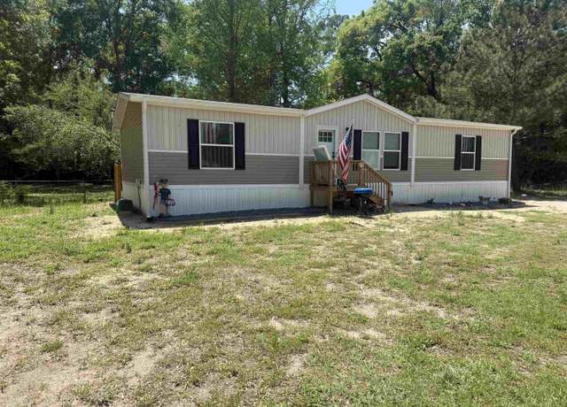 Property at 5 Klamath St, Crawfordville, FL 32327, 3 beds, 2 baths