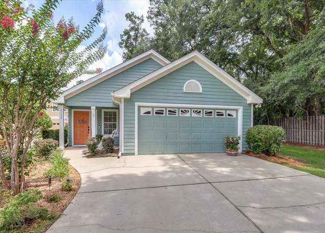 Property at 2707 Laurelwood Ln, Tallahassee, FL 32308, 3 beds, 2 baths