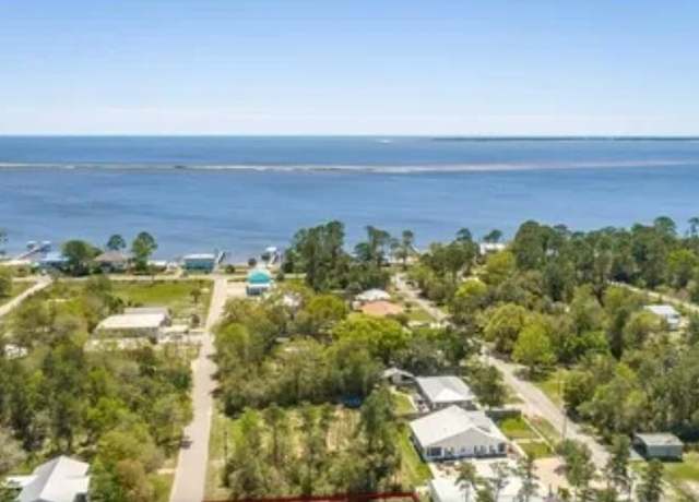 Property at 154 Illinois St, Carrabelle, FL 32322