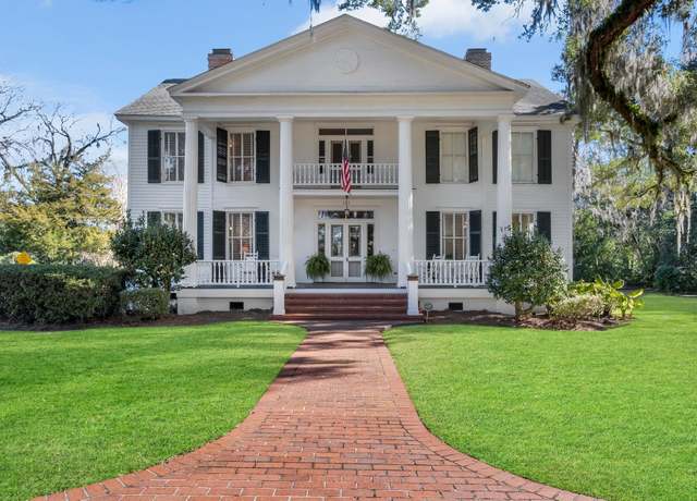 Property at 121 N Duval St, Quincy, FL 32351, 5 beds, 3 baths