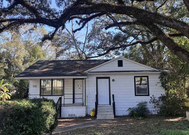 Property at 733 California St, Tallahassee, FL 32304, 4 beds, 4 baths