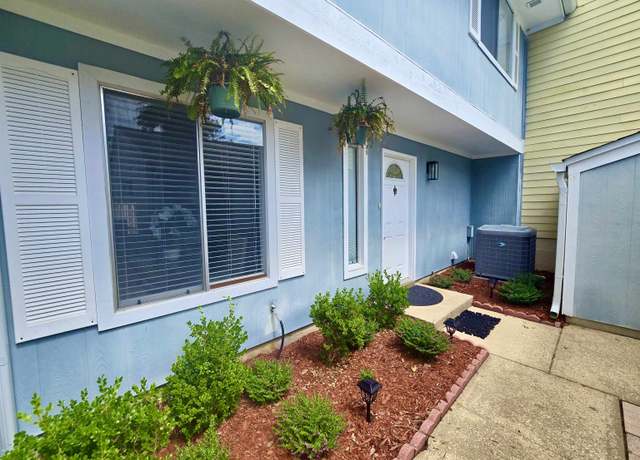 Property at 2840 Blair Stone Ct, Tallahassee, FL 32301, 3 beds, 2.5 baths