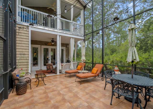 Property at 171 White Pelican Ct, Carrabelle, FL 32322, 3 beds, 2.5 baths