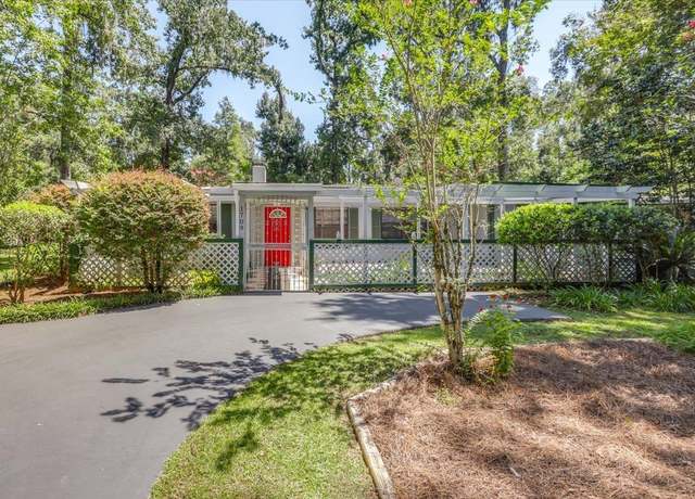 Property at 1709 Old Fort Dr, Tallahassee, FL 32301, 4 beds, 2.5 baths