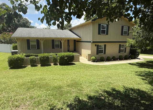 Property at 3726 Wicklow Cir, Tallahassee, FL 32309, 3 beds, 2.5 baths