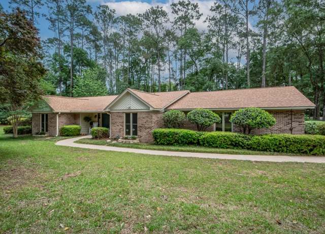 Property at 5700 Verlaine Ct, Tallahassee, FL 32308, 4 beds, 2 baths