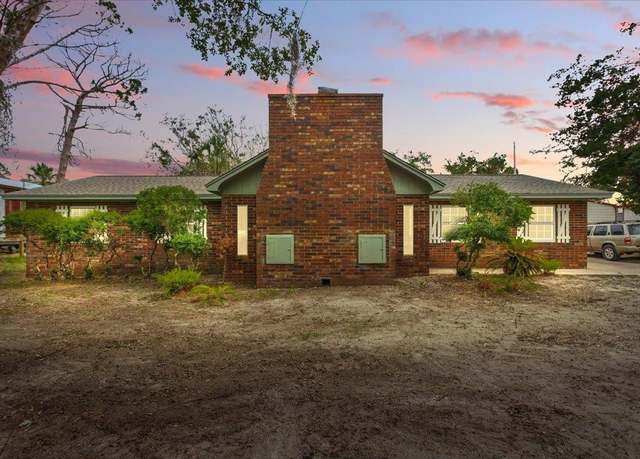 Property at 907 SE Second Ave, Steinhatchee, FL 32359, 4 beds, 2 baths
