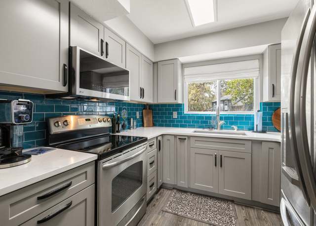 Property at 2949 Shamrock N Apt 32 #32, Tallahassee, FL 32309, 2 beds, 2.5 baths