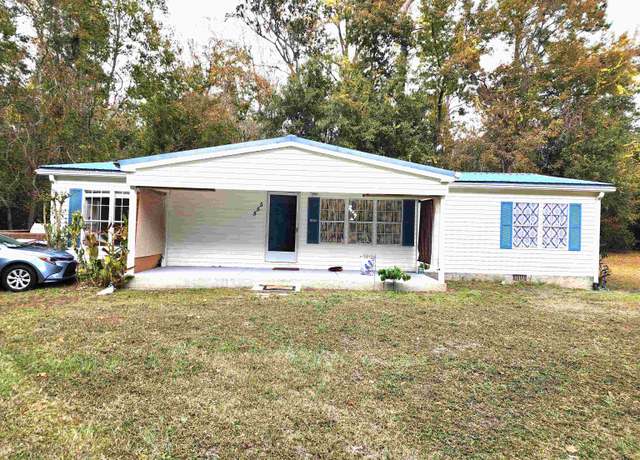 Property at 555 Tharpe Cir, Quincy, FL 32351, 3 beds, 2 baths