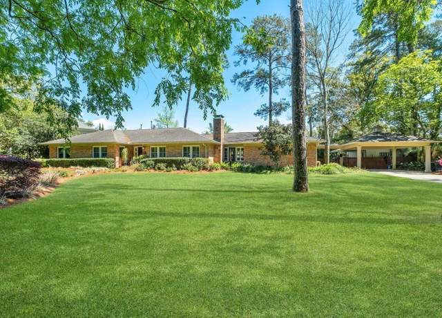 Property at 2109 E Randolph Cir, Tallahassee, FL 32308, 4 beds, 3 baths