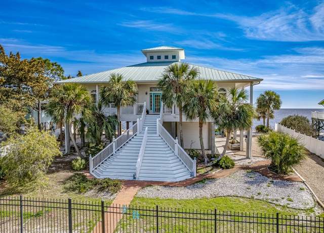 Property at 1039 Gulf Shore Blvd, Alligator Point, FL, 3 beds, 2 baths