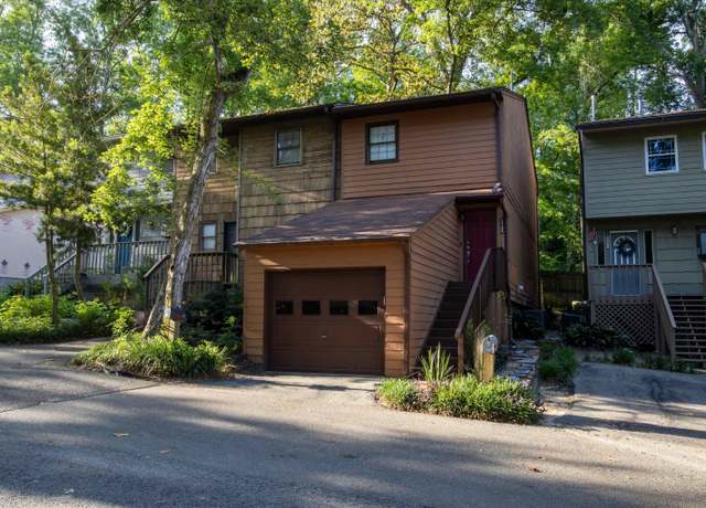 Property at 1725 S Beechwood Cir, Tallahassee, FL 32301, 2 beds, 2.5 baths