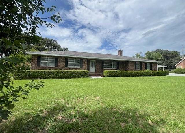 Property at 287 NE Jay St, Madison, FL 32340, 3 beds, 2 baths