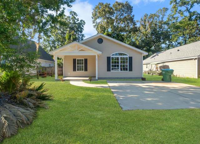 Property at 17 Pueblo Trl, Crawfordville, FL 32327, 3 beds, 2 baths