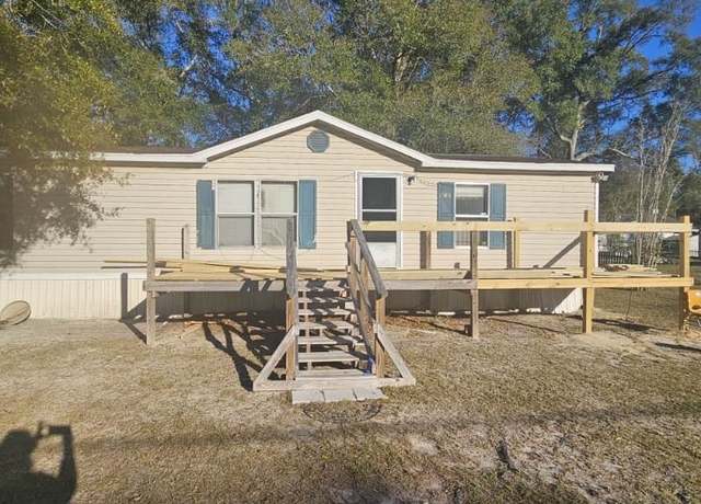 Property at 101 S Forest Dr, Midway, FL 32343, 3 beds, 2 baths