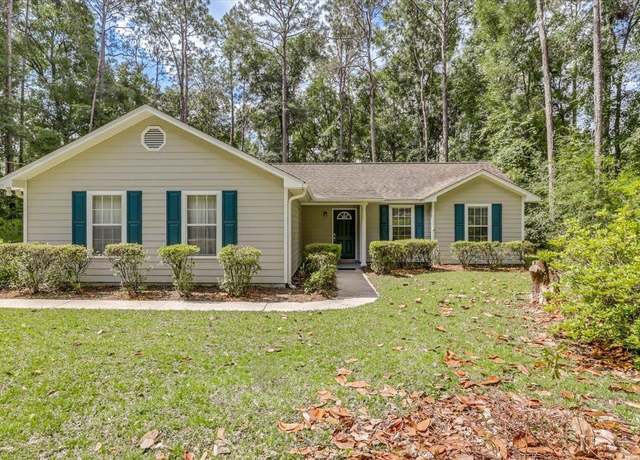 Property at 107 Edgewood Dr, Crawfordville, FL, 3 beds, 2 baths