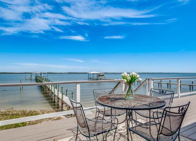 Property at 1678 Alligator Dr, Alligator Point, FL 32346, 3 beds, 2 baths